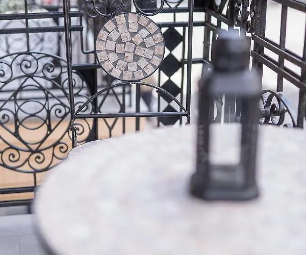 Le Stelle Della Spezia Bed and Breakfast 3*